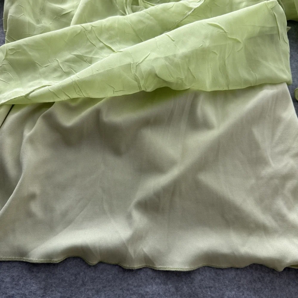 Y2K Dressbarn Light Green Ruffle V-neck Fairycore Top Women's Medium‎ Blouse